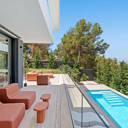 San Anton With Pool